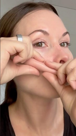 Face Lifting Massage for Cheeks and Jawline