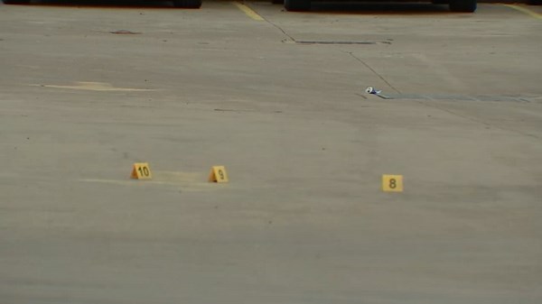 Suspect shot after firing at officers during traffic stop in northwest Houston, HPD says