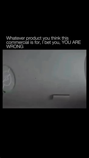 404.memes.not.found on Instagram: "日本利用压电瓷砖将脚步转化为电能。这些瓷砖捕捉来自你脚步的动能。当你行走时，你的重量和动作会对瓷砖产生压力。瓷砖会轻微弯曲，从而产生机械应力。瓷砖内部的压电材料将这种应力转化为电能。每一步都会产生少量电荷，而数百万步结合在一起就能产生足够的电力来驱动LED 灯、数字显示屏和传感器。在像涩谷车站这样繁忙的地方，每天大约有 240万个脚步为这一系统作出贡献。这些电能可以被储存或立即使用，从而减少对传统电力来源的依赖，并支持可持续的城市基础设施。这种方法将日常运动转化为实用的可再生能源 ＃日本#知识#事实#你知道吗 #推荐 #科技 ＃创新＃历史 技术实验 热门"