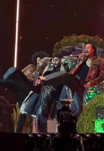 COPENHAGEN!! 😝🔥 JASON DERULO x LES TWINS!! The Last Dance Tour 2026!!✨ 🎥: adelina_cor (ig) Via lilibunny_j (ig) Thank you for sharing your video!!✨ #lestwins #jasonderulo