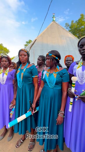 The bride stole the show today in her stunning African attire radiant, graceful, and full of life! Her traditional dance was more than a performance; it was a celebration of culture, love, and pure joy. Every move told a story, every smile lit up the compound . A true African queen on her special day! 👑❤️ Congratulations Mr. Simon Yien and Ms. Nyabhan Riang. 📷: GKK Productions | GKK Productions