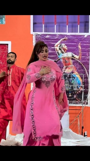 37K views · 985 reactions | Kareena Jutt lights up the stage with her full dance performance!  #KareenaJutt #DancePerformance #LiveStageShow #FullPerformance #StageDance #HDVideo #ViralDance | Ciros D.T.S theater sadder Rawalpindi | Facebook