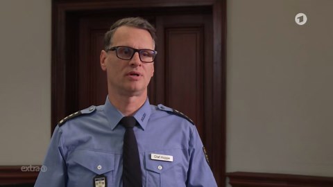 extra 3: Realer Irrsinn: Nacktbilder in Sauna nicht strafbar?!