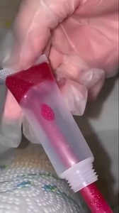 So satisfying lipgloss pouring -- ❤️😍_2