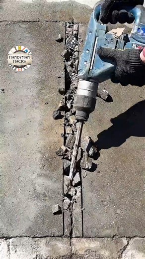 Wow! This smart concrete trick will blow your mind! 🧱#handytips #handymanhacks #concretetrick #diyfix #quickhack #smartsolution #shorts | Handyman Hacks