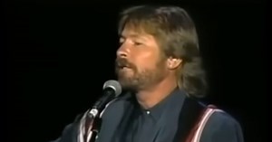 'The Wings That Fly Us Home’ John Denver 1993 Performance | FaithPot