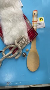 Wooden spoon Santa #christmasdecor #diychristmas #santadiy #theturquoisevalentine | The Turquoise Valentine