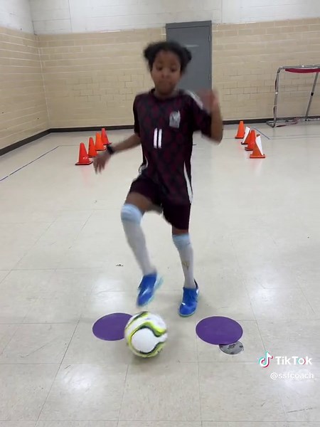 Figured 8 toe touches. Simple drills to do at home in a small space. #soccer #soccertiktok #skills #fundamentals
