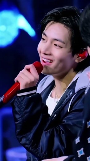 V singing a song with Jimin #taehyung #bts