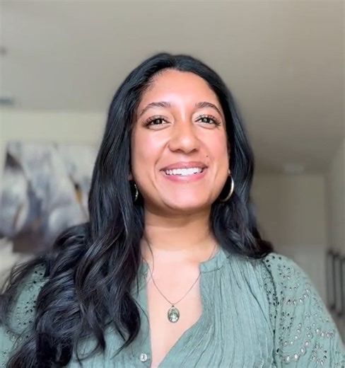 In Part 2 of the Hidden Curriculum series, Diana explores why starting college can feel like entering a whole new world – socially, culturally, and emotionally. Why does college feel so different from high school? How do you handle culture shock, peer pressure, or being “the only one” in the room? And where do you find your people when it seems like everyone else already has a group? All this plus a pep talk. Enjoy! | College Essay Guy