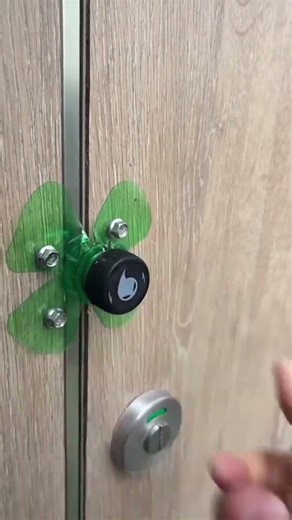 How to Reuse Plastic Bottle Caps as a Practical Household Tool