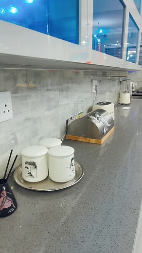 Busiswa Budu Bam (@busiswa_budubam)’s videos with My House (Challenge Version) - Flo Rida