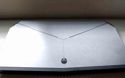 万元笔记本不敢拆？给外星人17寸笔记本换屏简单到你想不到