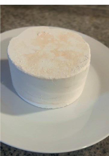 I was suppose to do a crunch test but got excited when my @Crunchbyyoyo brick came in. I had to do a review. I got the vanilla brick. The texture was crispy on the edges and a harder crunch in the middle. It was sweet and tasted like vanilla cake to me. She’s doing her thing so go check her out. ASMR purposes only. Do not consume. This is not a challenge . #scrunchncrunchn #crunchyasmr #bestsounds #crunching