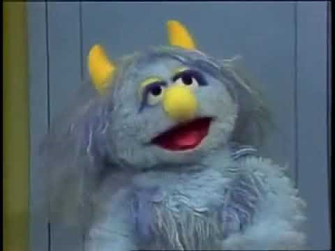 Classic Sesame Street - News Flash Rainy Days With Kermit The Frog Telly Monster Mona Monster