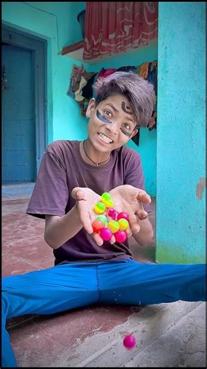 Big magic ball aur chota bhai 🤣 #trendingshorts #virelshorts #youtubeshorts #comedyshorts #shorts
