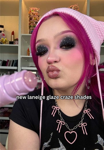 Cool Tones Are Out: Embrace New Makeup Trends