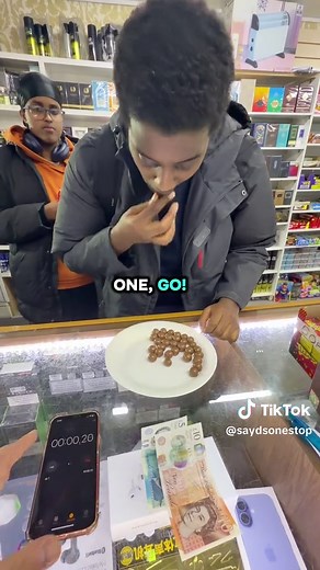 Incredible Fast Eater Challenges Record!