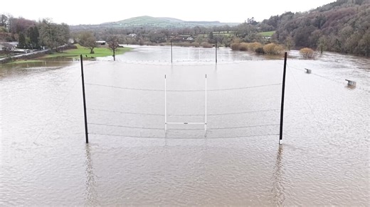 Water levels rise as Kilkenny, Wexford brace for flooding