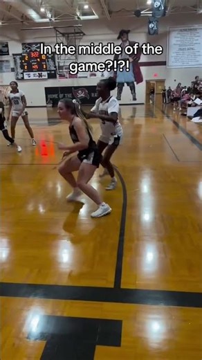 You ever seen a powder puff basketball game before? (Via @MrsHill2005/TT)