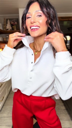 Cropped Pullover: Your New Casual Favorite!