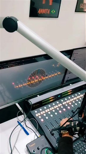 Así fue el momento de tensión qué se vivió al momento de sacar a la afortunada centralera ganadora de los pases del concierto de Shakira 🎊🎊😎😎 muchas felicidades ✨️✨️✨️ | La Central 103.7 FM