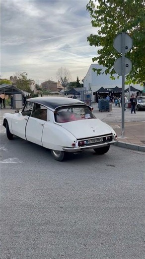 ✨ El Citroën DS "Tiburón" que parecía llegado del futuro🚗 #autos #coche