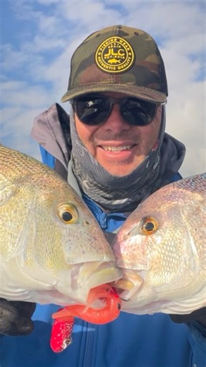 𝗝𝗟𝗖 𝗹𝘂𝗿𝗲𝘀 𝗦𝗣𝗔𝗜𝗡 on Instagram: "⚫️IKA JLC 70g rojo brillos, juzguen ustedes mismos! ➡️Dentro vídeo... #JLClures #ikaJLC #rojobrillos #jigging"