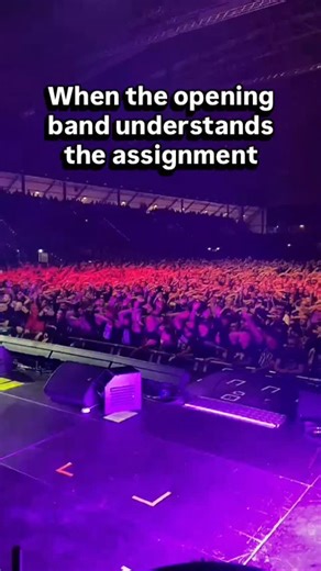 When a band opens for a bigger artist in front of massive audiences, they’re often tempted to play as long as possible and make the entire performance about themselves. The truth is: You’re there to hype the audience up for the headliner, not overstay your welcome. Just get in, kick ass, show them who you are, and then f*ck off before anyone knows what hit them. 🎥 Billy Pappas OCT 31 - Amsterdam, NL - Ziggo Dome NOV 02 - Antwerp, BE - Sportpaleis NOV 03 - London, UK - Camden Underworld* NOV 04 