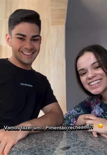 Do programa: Tony & Iza na cozinha✨😋🤭 Terçou meus amigossssssssss, e por aqui nosso prato de hoje foi: Pimentão recheado de carne moída com queijo😋❤️ Sentiu o cheirinho daí???🤭 Comentem aqui, vocês gostam desses nossos vídeos na cozinha?🫶🏻 Comentem o que acharam, beijosssss😘😘😘 #ccb #casamento #fy #fyp #explore #cozinhar