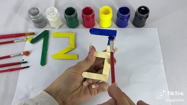 🔢🌈 Number Stick 1–10! Let's count, match, and learn numbers from 1 to 10 in a fun and exciting way! 🎉✨ 💬 Can your little one count all the way to 10? Tell us in the comments! 😊 Follow GG Kids TV for more counting games, educational activities, and fun learning adventures! 📚💖 #GGKidsTV #NumberStick #LearnNumbers #CountingFun #ToddlerLearning #PreschoolActivities #LearningThroughPlay #EarlyMath