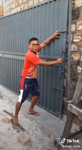 Segredo do Ferrolho: Como Fechar com Cadeado