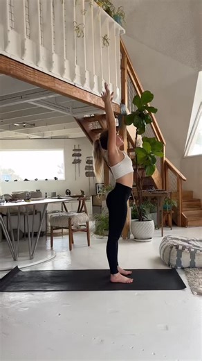 Emily Gray | Mental Health Advocate + Founder on Instagram: "reconnecting 🧘‍♀️🌿🌵💫✨"