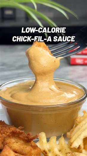If you’re missing Chick-fil-A sauce on your diet, then make this low-fat low-cal version that only has 7 ingredients and way less calories than the real thing! It’s small changes like this that go a long way on your diet. ➡️ The real sauce from the restaurant has 13g fat and 140 calories for a small serving. This homemade version allows you to enjoy a way bigger serving while still tasting amazing! ✅ Ingredients: 1/2 cup no sugar added barbecue sauce (130g) 5 tbsp light mayo (75g) 1/4 cup fat-fr