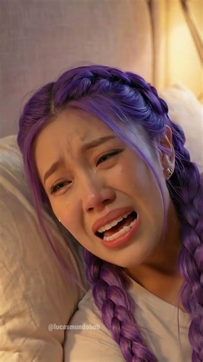 RUMI DESTRUIU O NOTEBOOK DA ZOEY?