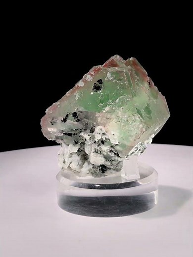 Fluorite with Albite – Pakistan | Fine Art Minerals | Fluorite | Specimen | Collection |