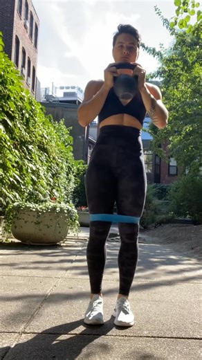 I learned these lessons late so you can learn them early 💕 1. Stick to mostly things you can track and progressively overload. I don’t ever want to discourage fun or play, but the meat of your training should be the simple stuff. 2. Get on a program!! Repeating workouts isn’t boring when you’re hitting PRs and changing your body. (My program is 🔗 ïn my b!0) 3. Stop seeking out soreness or super sweaty workouts—choose your hard wisely! #strengthtraining #gymgirl #strengthandconditioning #gymmot