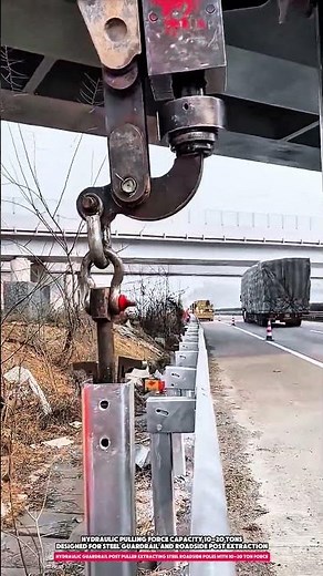 Hydraulic Guardrail Post Puller Extracting Steel Roadside Poles With 10–20 Ton Force