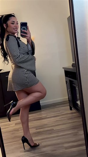 No estoy soportando como luce este vestido 🔥🔥🔥 estoy usando la talla XS 🔥