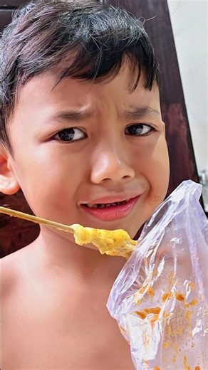Genta Senja Omang hunting for delicious shellfish 🤤 #wiangfamily #funny