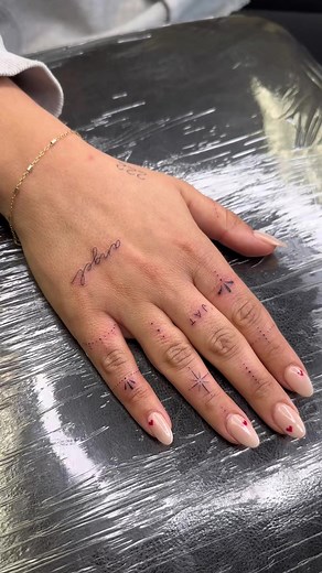 Beautiful Freehand Finger Tattoos | Tattoo Artist Showcase