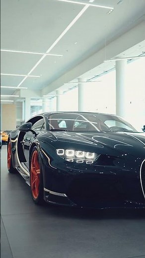 Look ath this marvelous Bugatti 🖤 #bugatti #cargirl #minidress