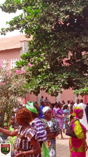 25 ans de don de soi, une famille réunie et une cathédrale en communion... 🕊️ Découvrez les images fortes de ce jubilé d'argent sacerdotal de notre Curé et Père Aumonier Fortuné Gonzalo ! 👇 #jubile #jubiledargent #jublezcriezdejoie #parakou🇧🇯 #tiktokbeninois🇧🇯 #catholic #musical #chorale #choralemusic #world