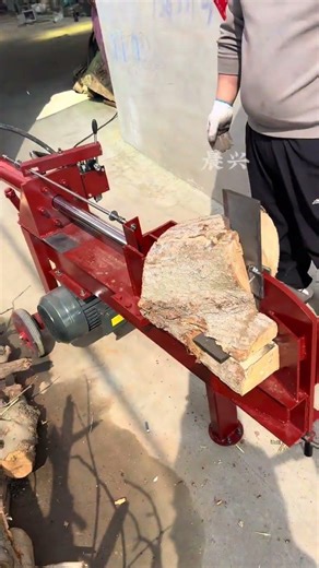 This is a 20-ton pressure hydraulic wood splitter for household use. We replaced it with a