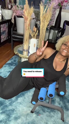 This helps to break apart all that tension you have been holding on to !!! The good part is you can do this in the comfort of your home #inversiontable #yoga #stretching #muscle #miniinversiontable