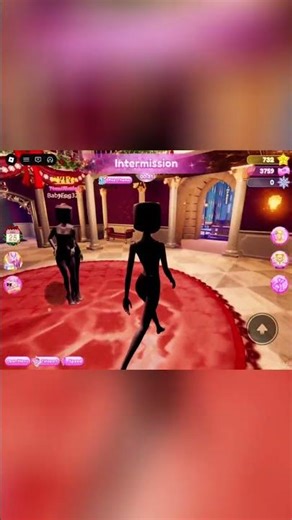 Entering a Gothic Game World: Loading Into Dress To Impress! #shorts