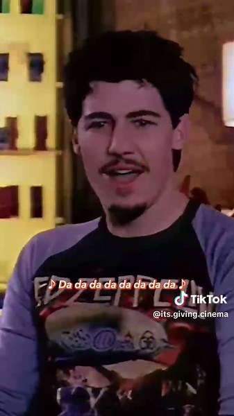 monday motivation: this deleted scene of velma dinkley drunk and singing from the live-action scooby doo dvd extras #VelmaDinkley #ScoobyDoo #ScoobyDooLiveAction #LindaCardellini