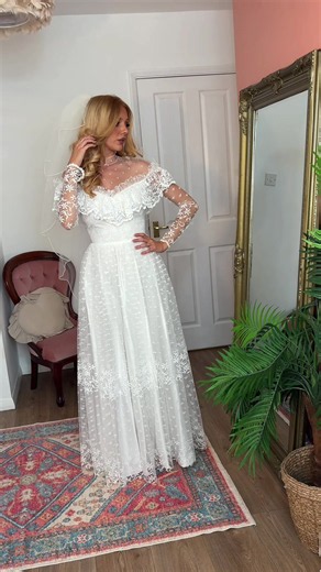 so effortlessly romantic. available now, DM for enquiries.🫶🏼 #vintageweddingdress #vintagebride #bridetobe #2027bride #weddingdressinspo