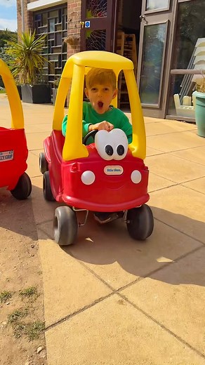 38K views · 710 reactions | Cute Kids Car 朗 Fun Play ! #toys #kidsfun #playtime #kidsvideo #fun #happy #bestoftheday #activity #playground #instagood | ViațacuNoah LifewithNoah | Facebook