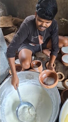 Watch the 'doi' curd making process 😋 #trending #viral #streetfood #food #foodie #satisfying #enjoy
